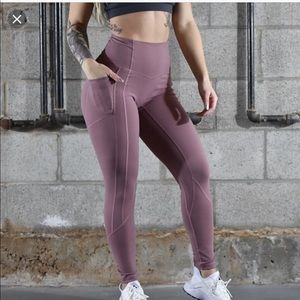 Til You Collapse heart booty leggings